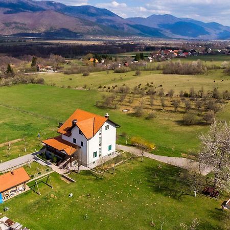 Apartments And Room Robert Кореница Екстериор снимка