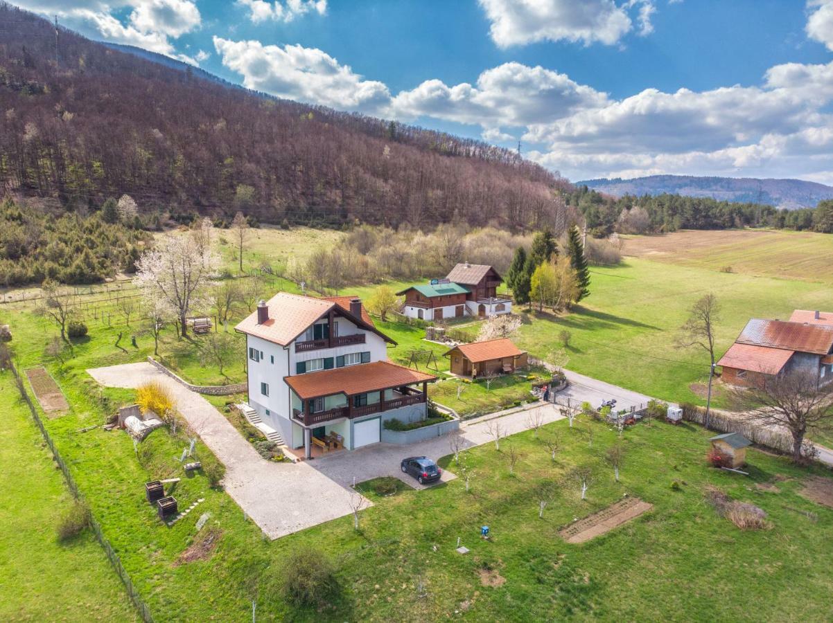 Apartments And Room Robert Кореница Екстериор снимка