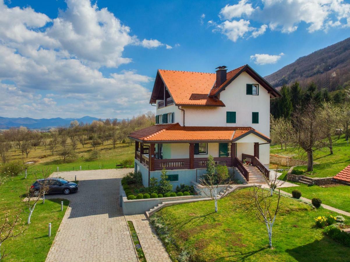 Apartments And Room Robert Кореница Екстериор снимка
